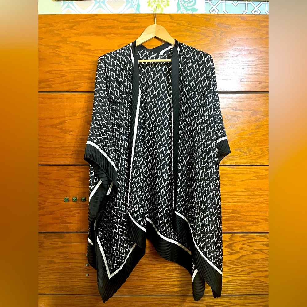 Sophisticated Banana Republic Coverup/Kimono